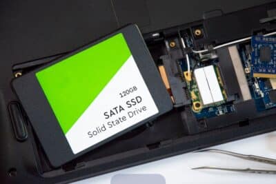 Cómo instalar un disco SSD en tu portátil y mejorar su rendimiento