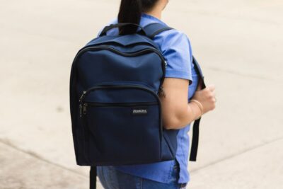 Morral ergonómico: ¿cómo cuidar la espalda al cargar peso todos los días?