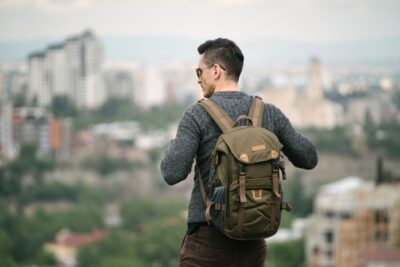 ¿De cuántos litros debe ser un morral de viaje? Guía para elegir el tamaño correcto