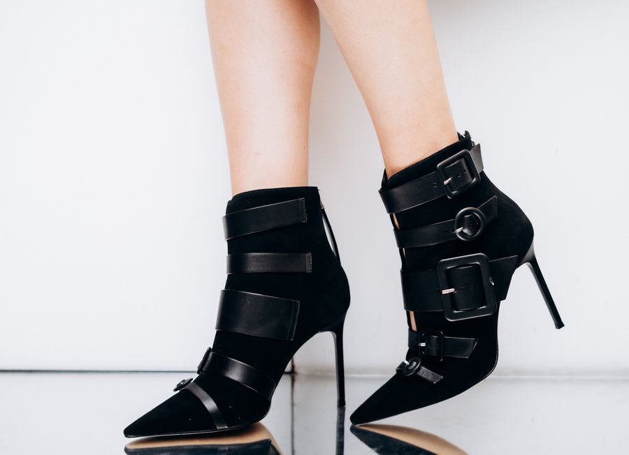 botines negros tacon versatiles 2 Botines negros de tacón versátiles