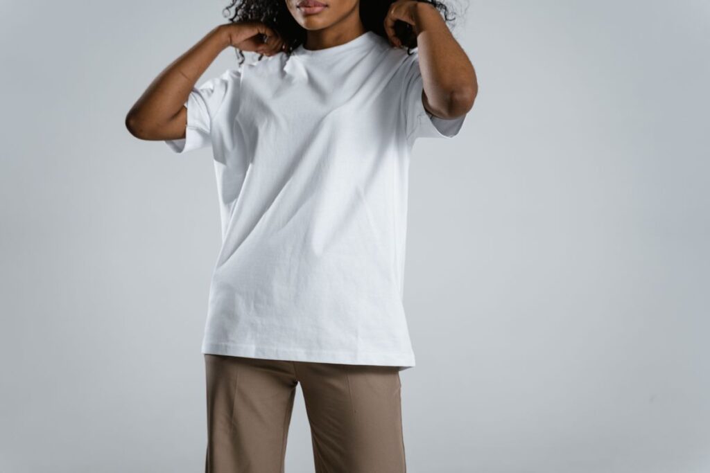camiseta blanca femenina basica Camiseta blanca femenina básica