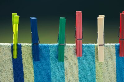 Cómo evitar que la ropa destiña y conservar sus colores