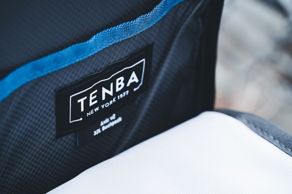 etiqueta bolsillo interior morral tenba resistente Etiqueta y bolsillo interior de morral Tenba resistente